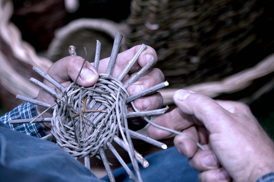 Ancient Crafts of the Past: From Panararu to Ruffianu - italiani.it