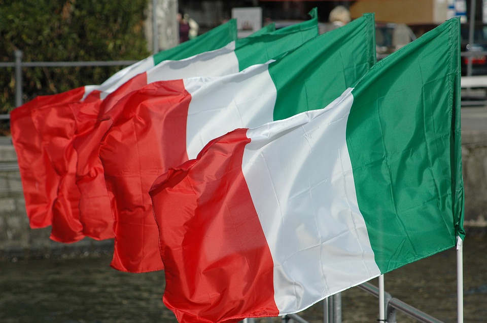 Coronavirus und Dinge, die Italiener daran erinnern - italienische Flagge