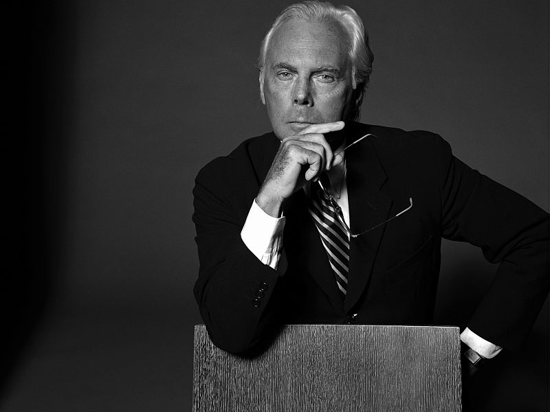 Coronavirus - Schwarz-Weiß-Foto von Giorgio Armani