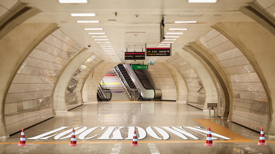 A metro closed during the lockdown