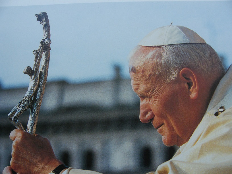 in prayer for the pope - in preghiera papa