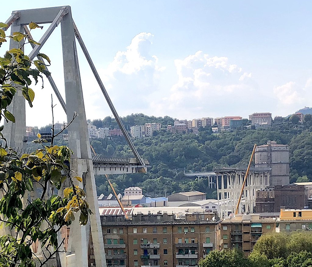 Levante - Brücke von Genua eingestürzt