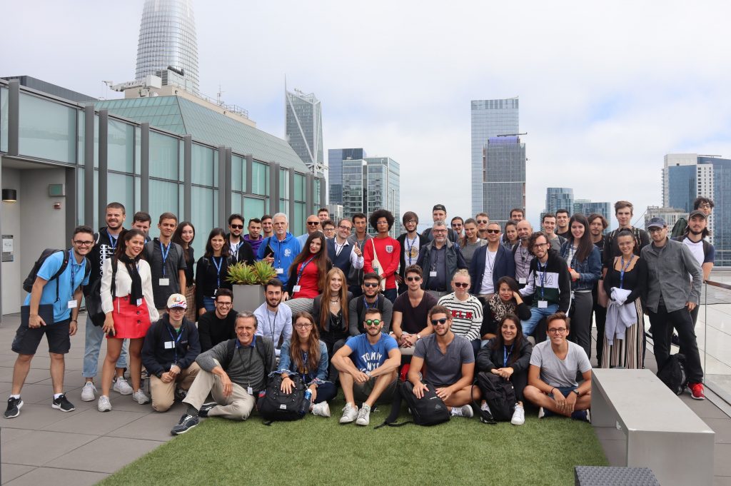 Silvio Sangineto avec un groupe d'étudiants italiens