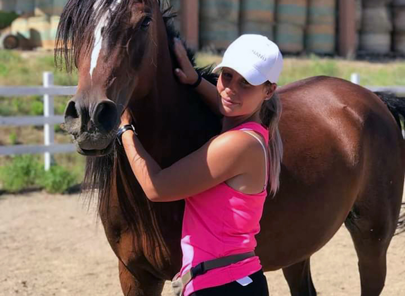 Barbara Cautillo con un cavallo