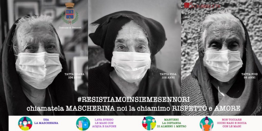 centenarie - tre signore anziane con la mascherina  - centenarians: three elderly women with a mask