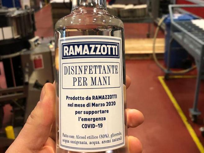 bouteille de désinfectant pour les mains ramazzotti