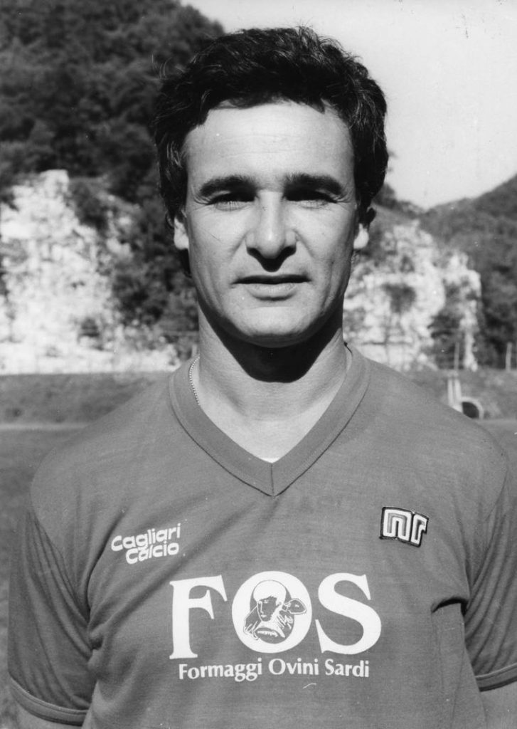 photo en noir et blanc de claudio ranieri en tant que jeune homme