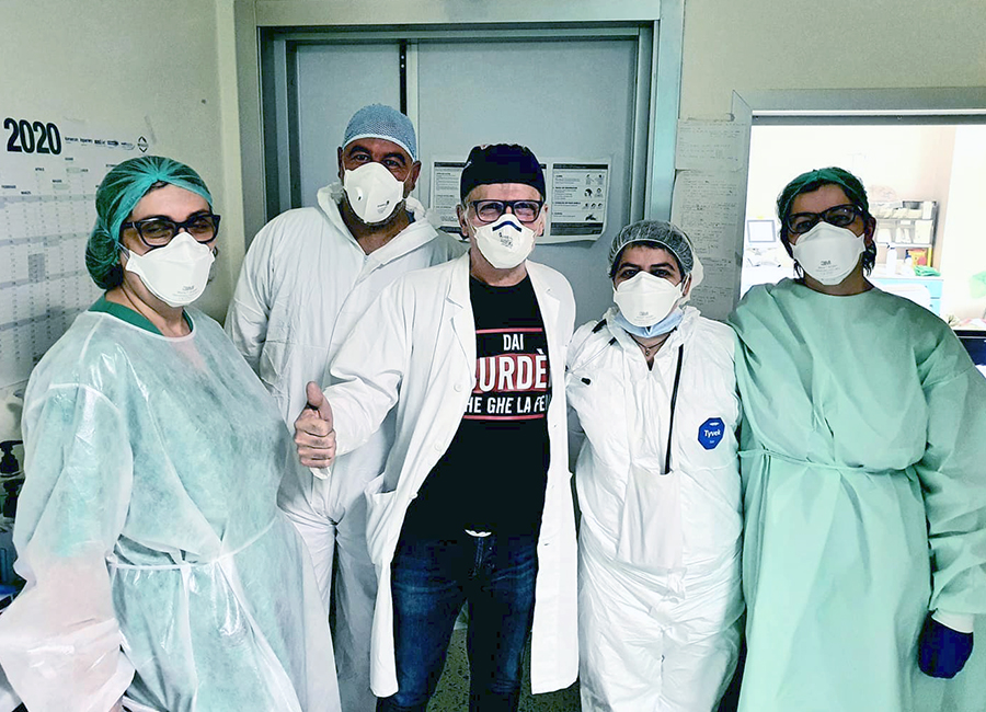 ospedale da campo - medici con mascherine - field hospital - doctors with masks