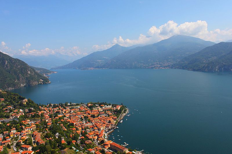 Die Stadt Menaggio am Comer See