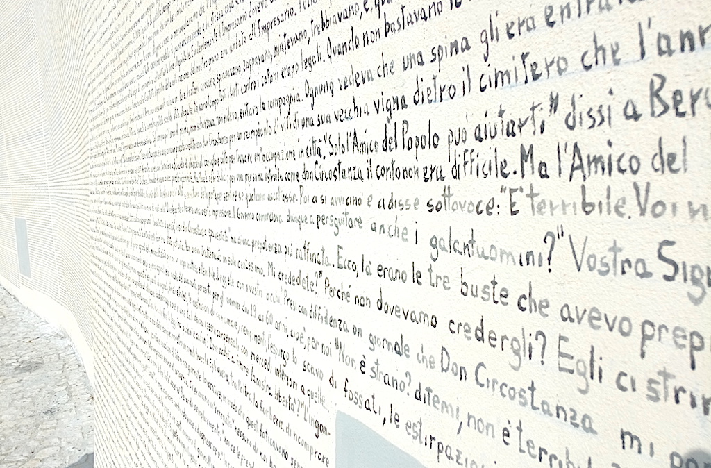 aielli - wall with writings