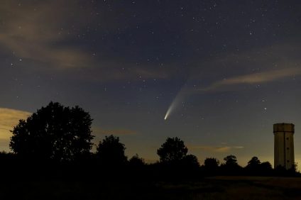 Comet Neowise on the skies of Italian cities