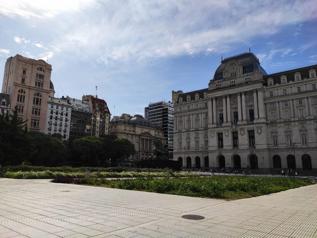 argentina - veduta di Ciudad di giorno