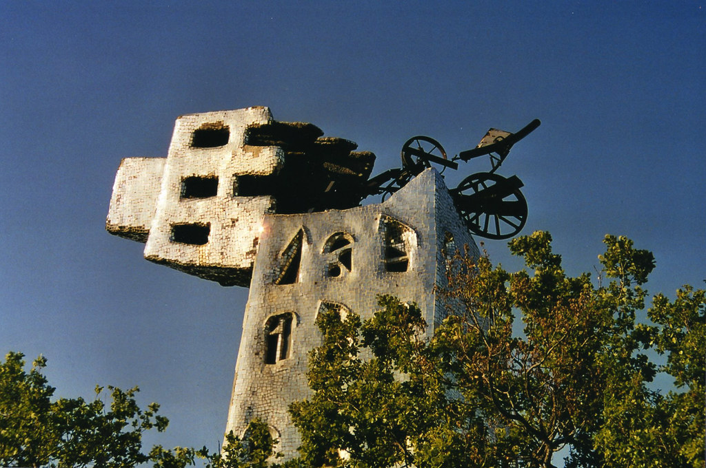 the tower of babel one of the arcana created by Niki de Saint Phalle in the tarot garden