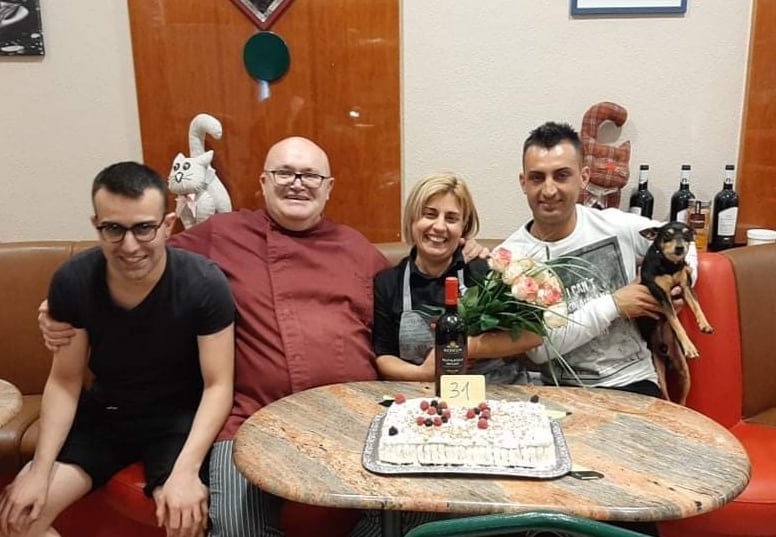 Moreno Pascon con su esposa e hijos