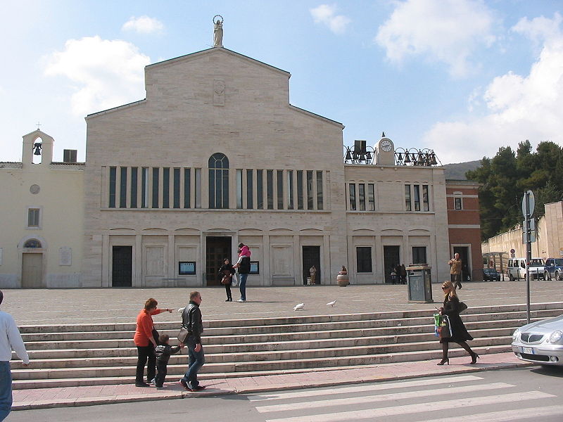 - die Kirche San Giovanni Rotondo, in der San Pio lebte