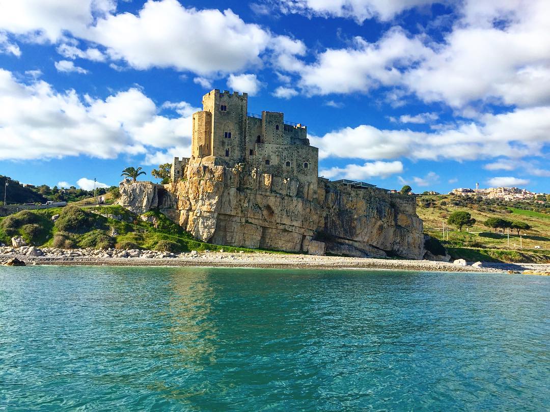Il castello di Roseto Capo Spulico