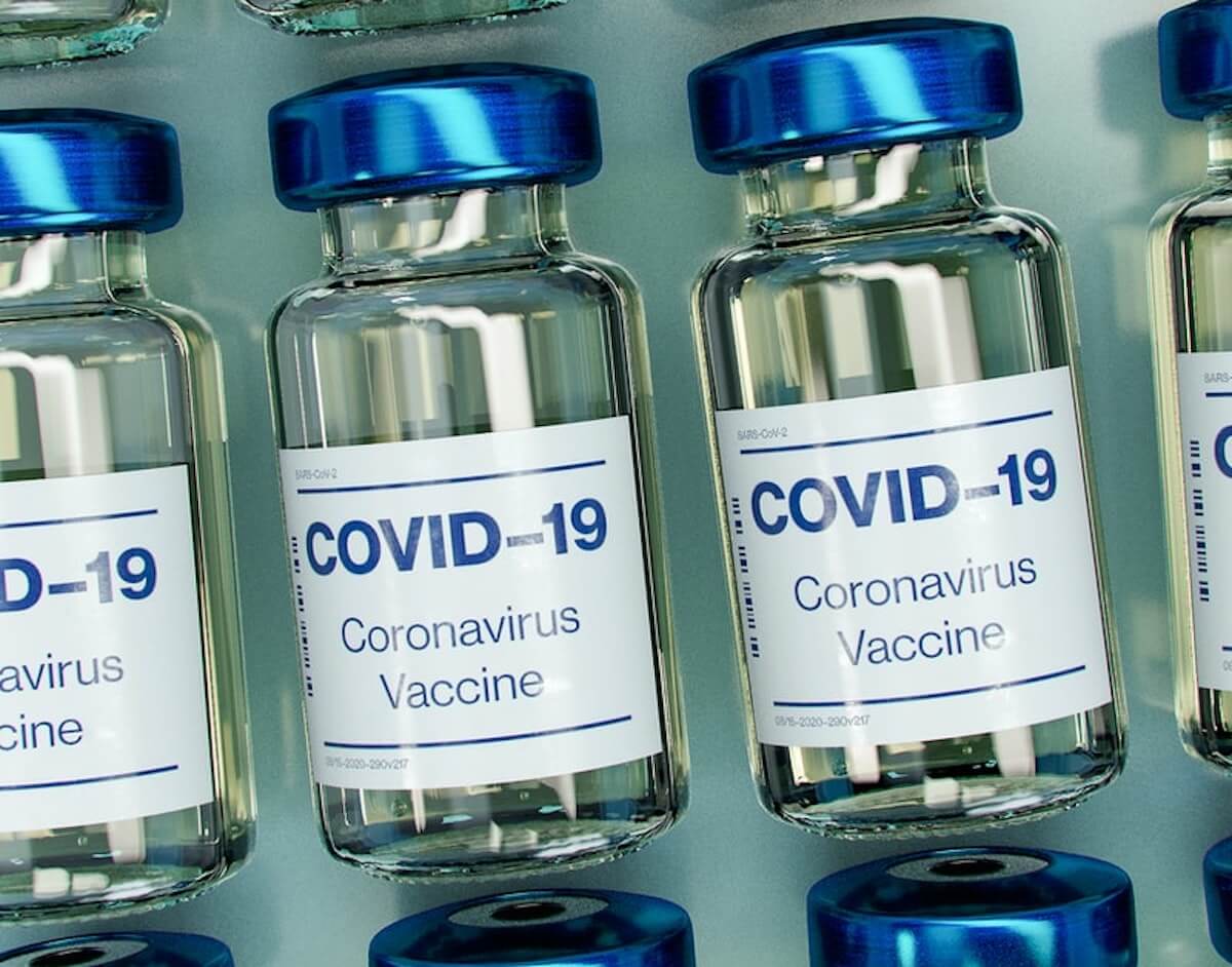 App per il vaccino anticovid - fiale di vaccino