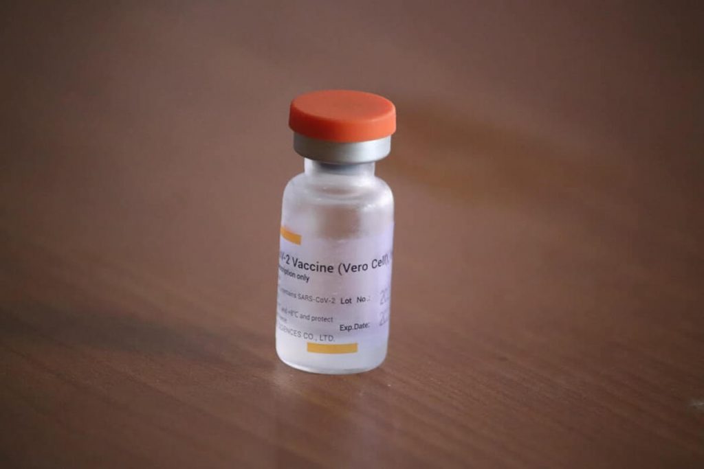 Certificato per il vaccino antiCovid - fiala di vaccino