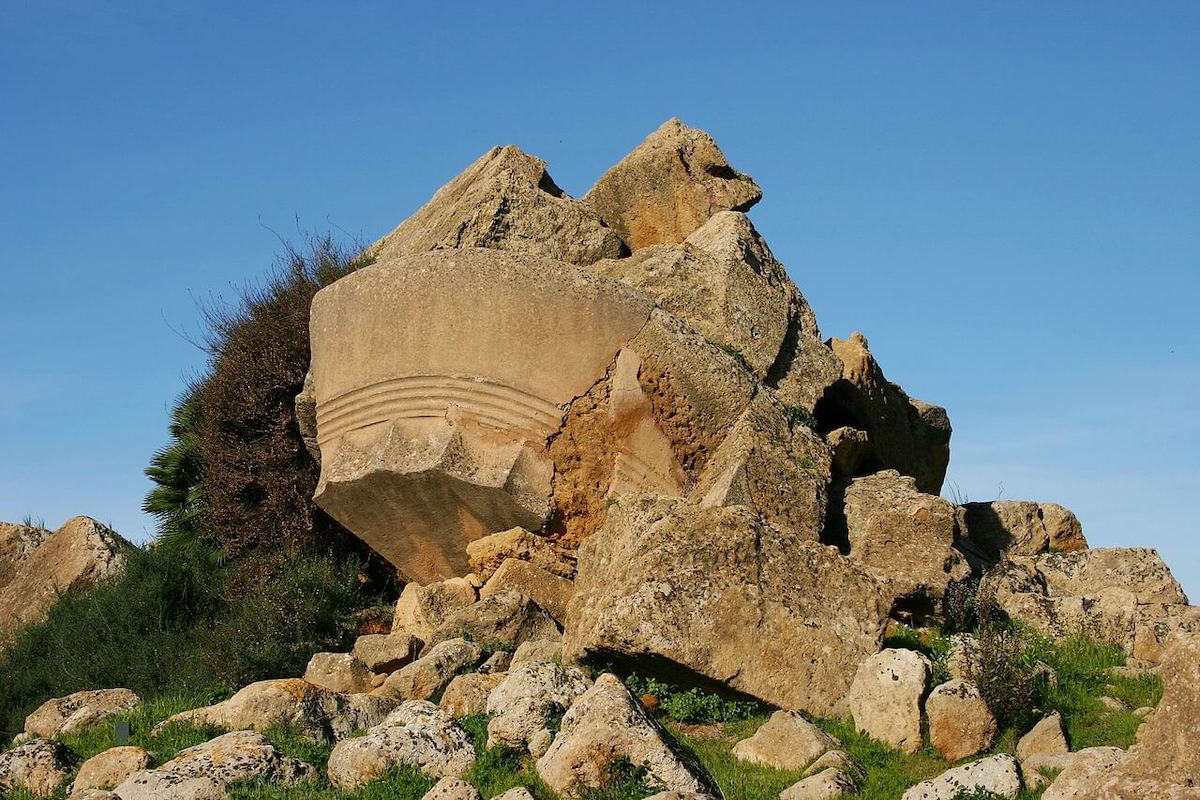 Valle dei Templi di Agrigento - capitello del tempio di Zeus