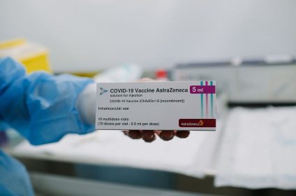 Vaccinazione dei docenti - scatola del vaccino AstraZeneca