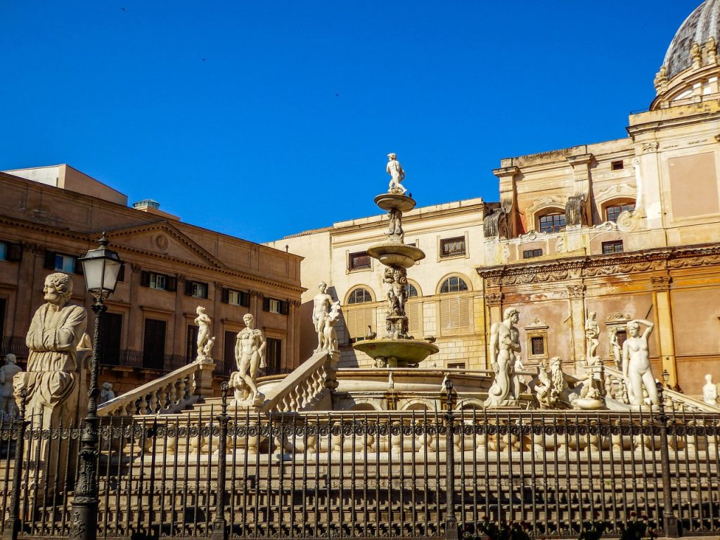 Città italiane in cui si vive meglio 2021 -Piazza pretoria Palermo