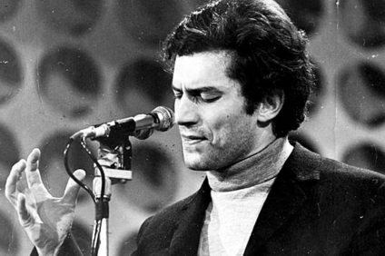 Luigi Tenco al Festival di Sanremo nel 1967