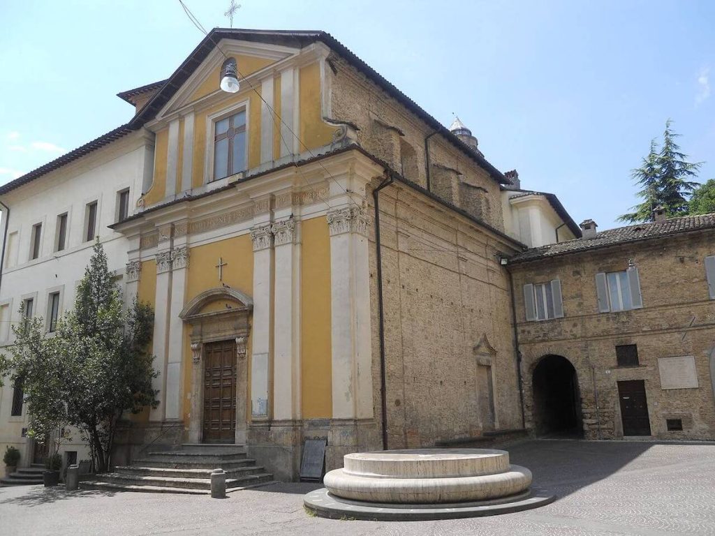 Chiesa di San Rufo e monumento all'Ombelico d'Italia a Rieti