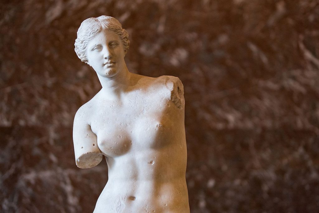 Venus de Milo in the foreground