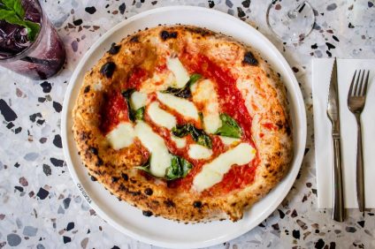 50 Top Pizza 2022 - Pizza margherita napolitaine