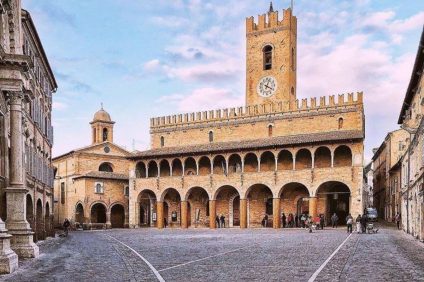 Tudo pronto em Urbania para o feriado nacional da Befana - italiani.it