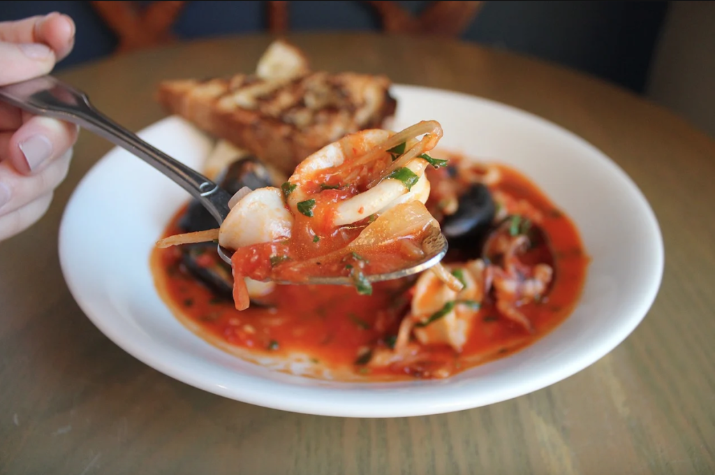 पोर्टो एर्कोल - मछली का सूप।