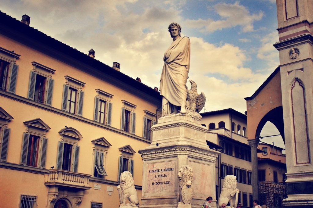 Luca Serianni - statue of dante