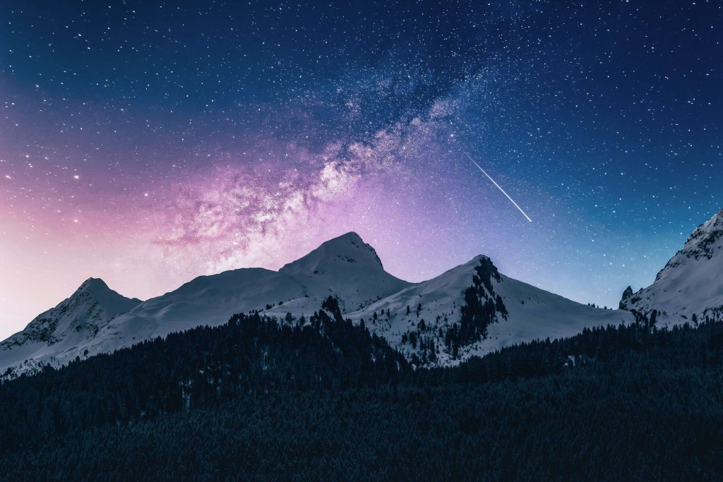 Noite de San Lorenzo - estrela cadente sobre a paisagem de inverno