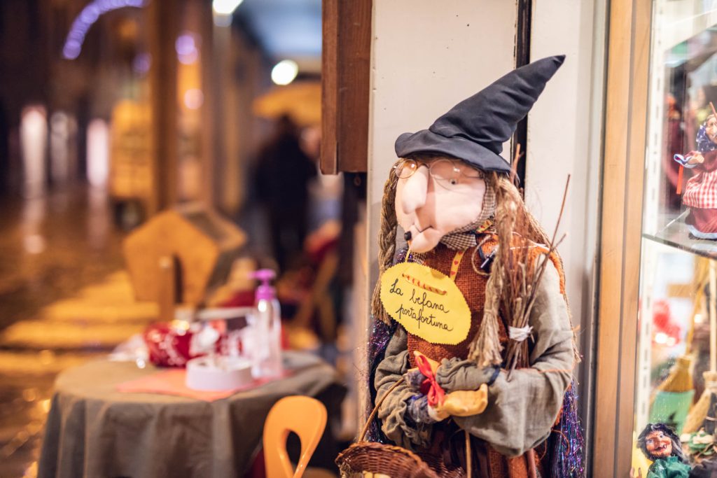 Tudo pronto em Urbania para o feriado nacional da Befana - italiani.it