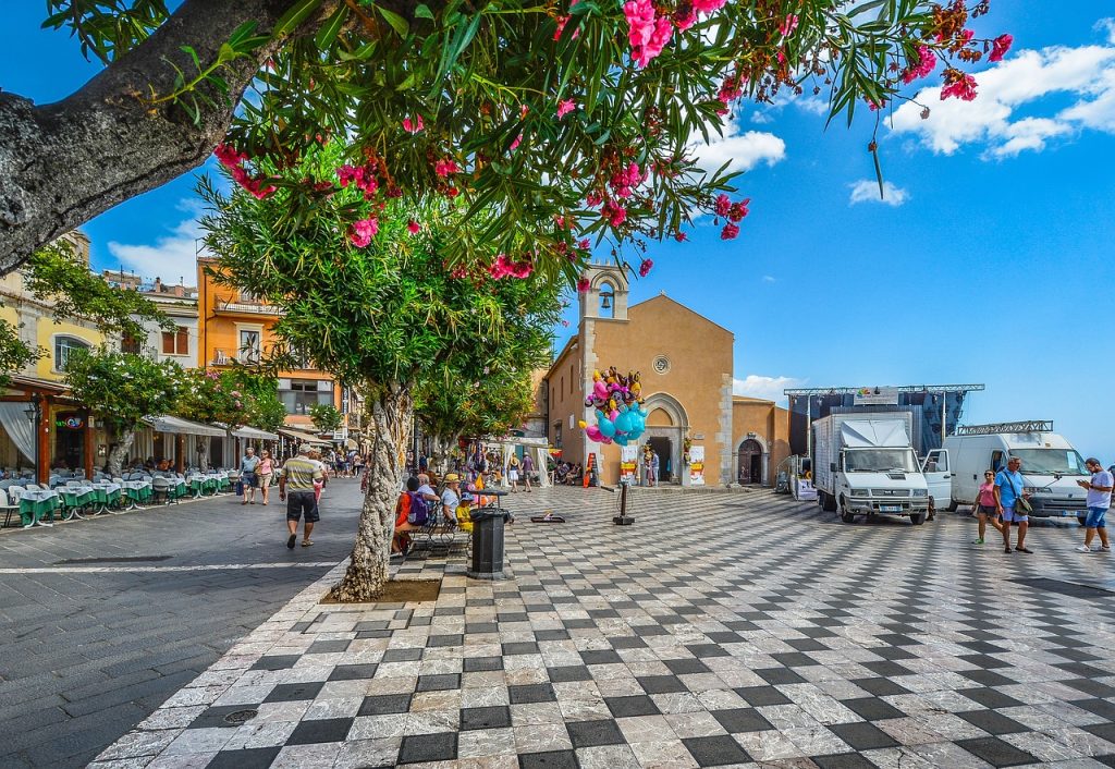 One of the most iconic places in Taormina: the square on which the church stands;