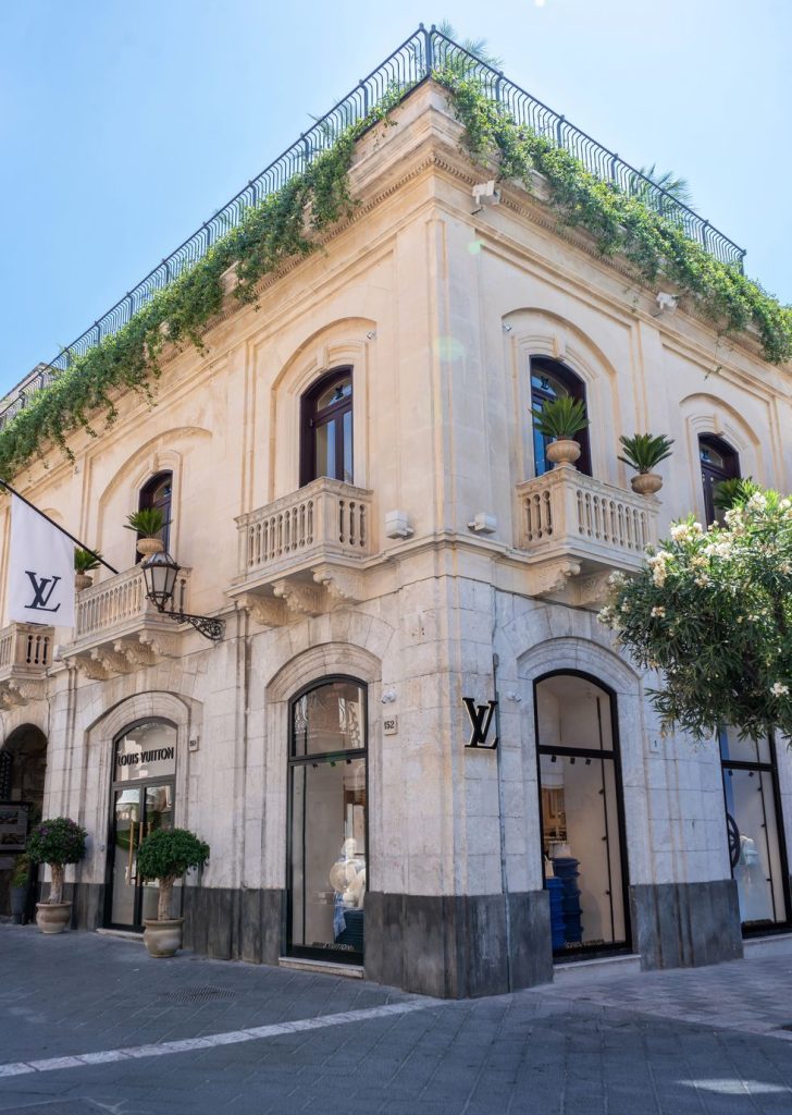 Louis Vuitton cambia indirizzo a Bari