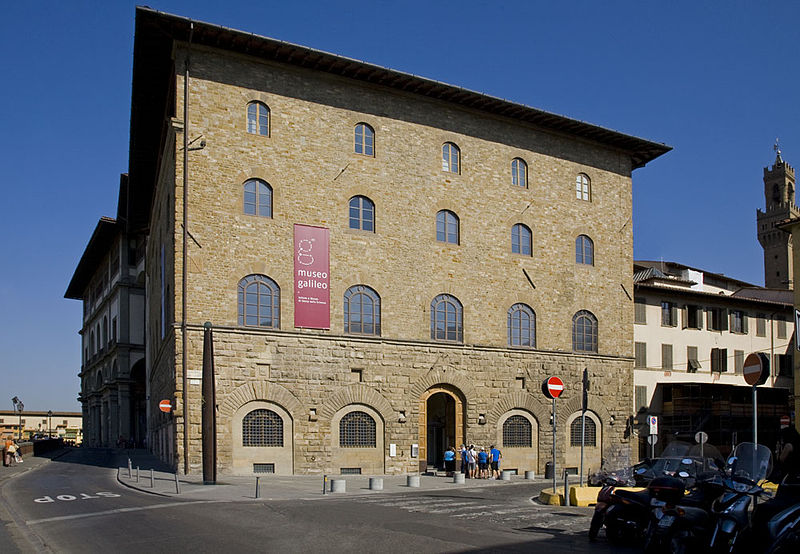 The facade of Palazzo Castellani with the entrance to the Galileo museum in Florence