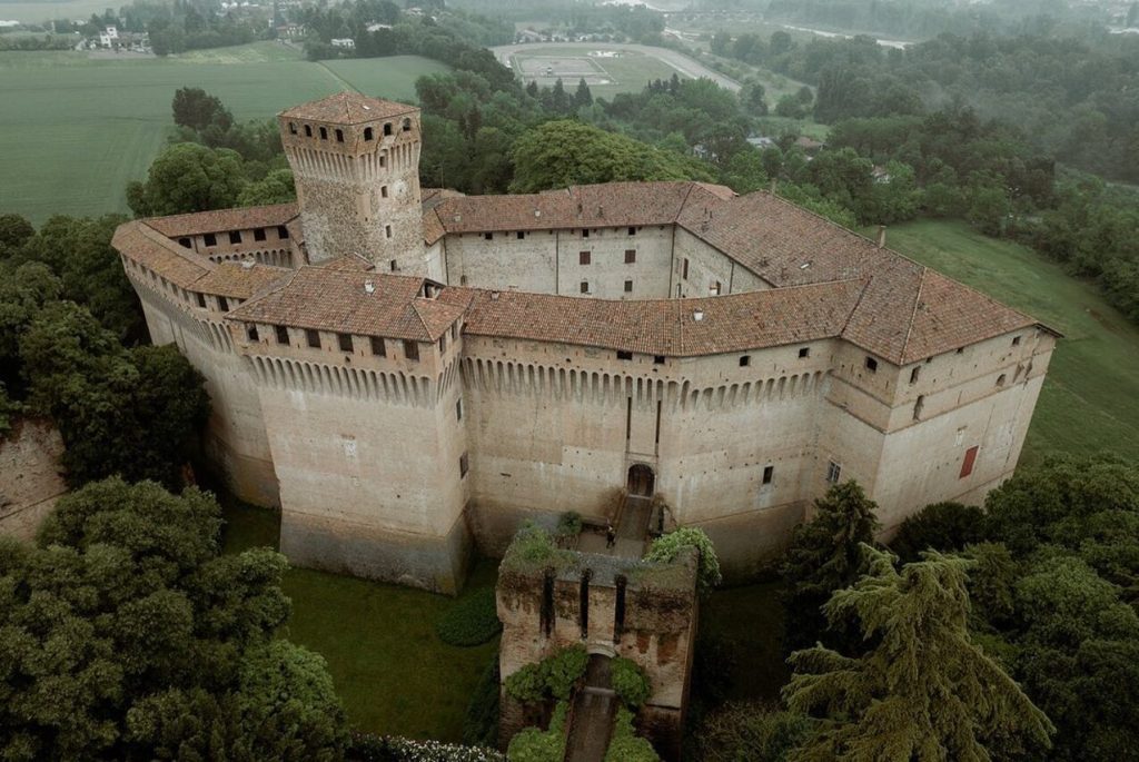 The castle of Montechiarugolo and the legend of Fata Bema italiani.it