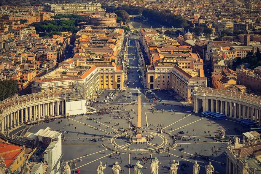 Vatican blessings gay couples