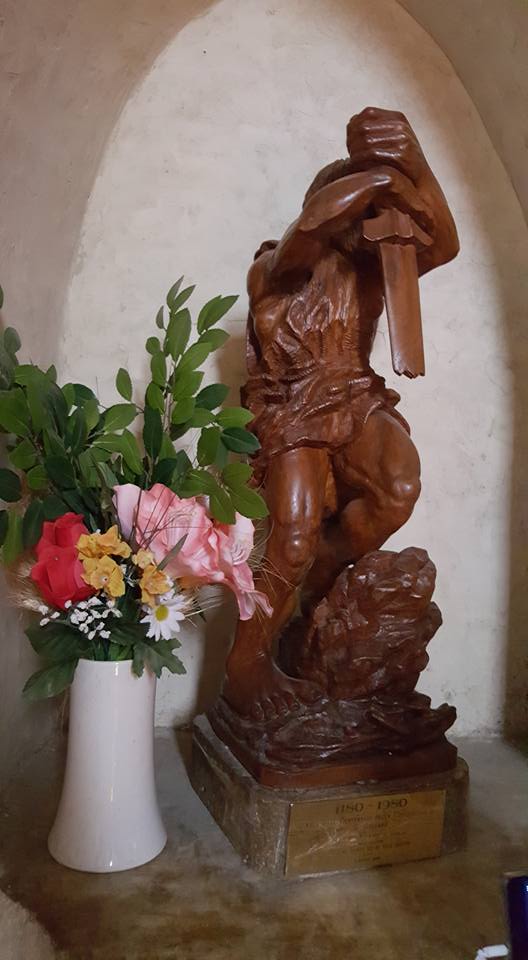 San Galgano, estátua