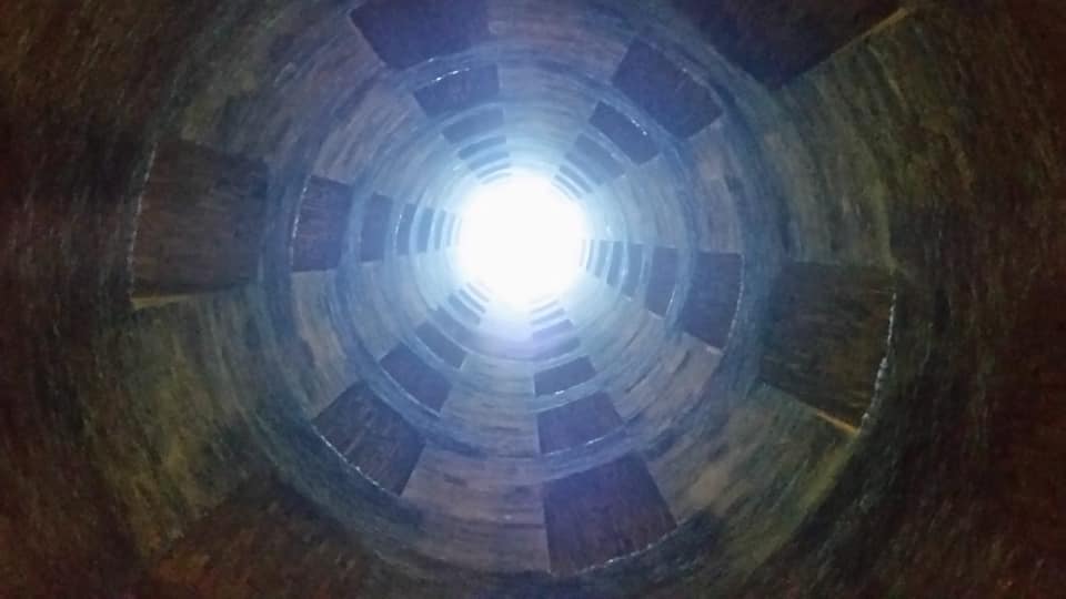 The well seen from below