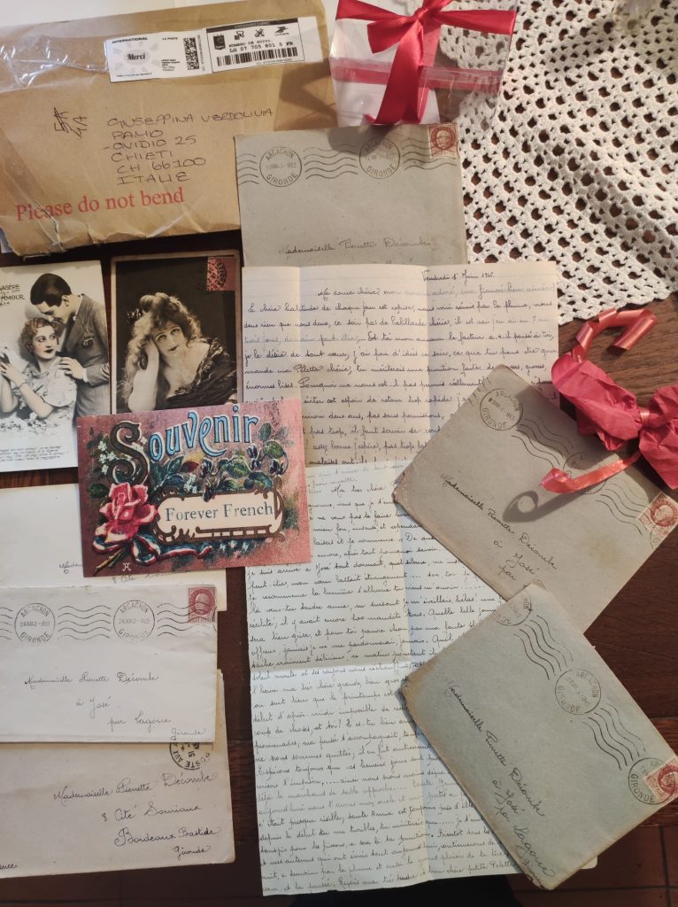 Museu de Cartas de Amor, cartas e cartões postais