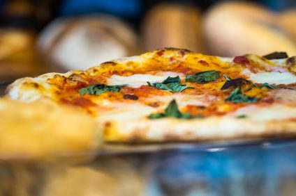 意大利美食的标志性菜肴，披萨