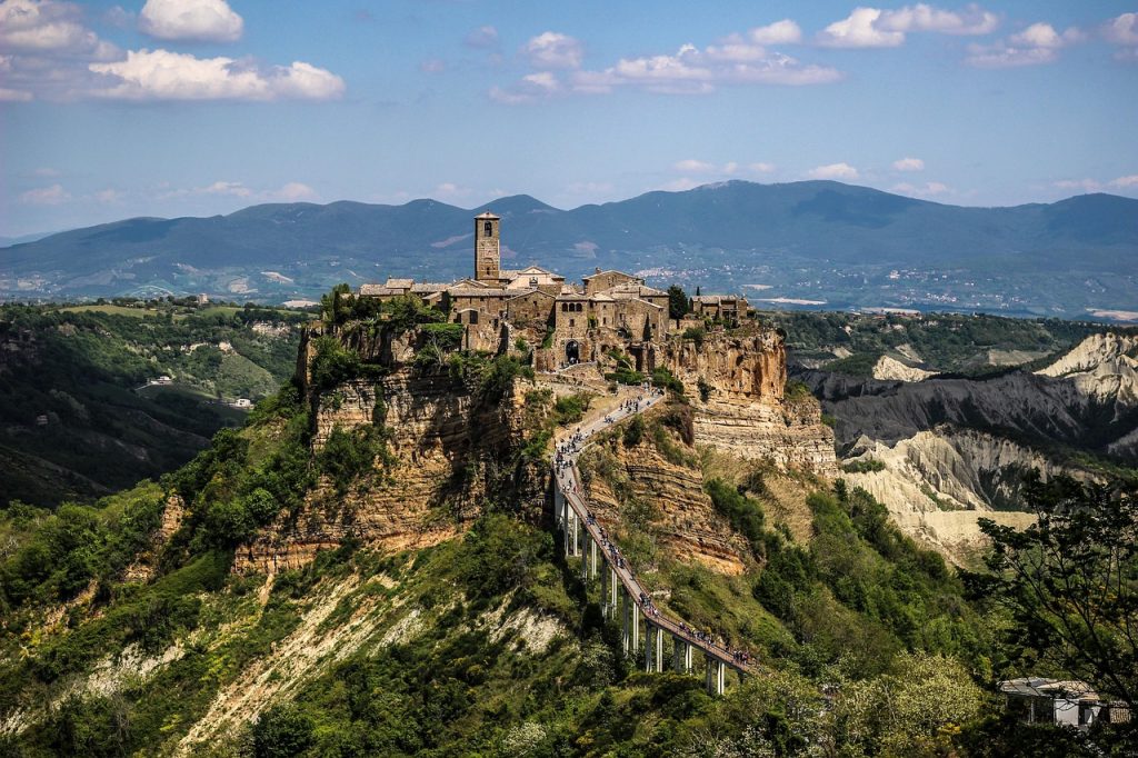 Villages: Civita di Bagnoregio