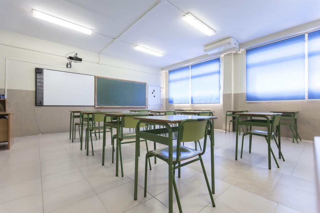 Sarmiento - Un Aula De Un Colegio