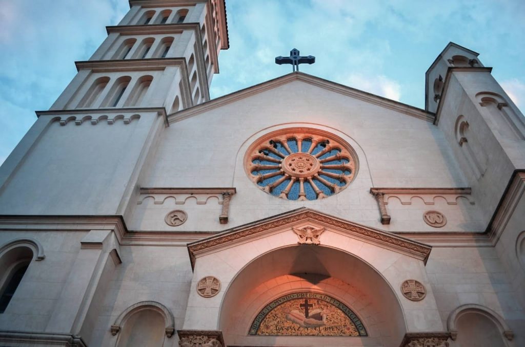 San Francisco De Asís - Fachada de la iglesia de La Plata