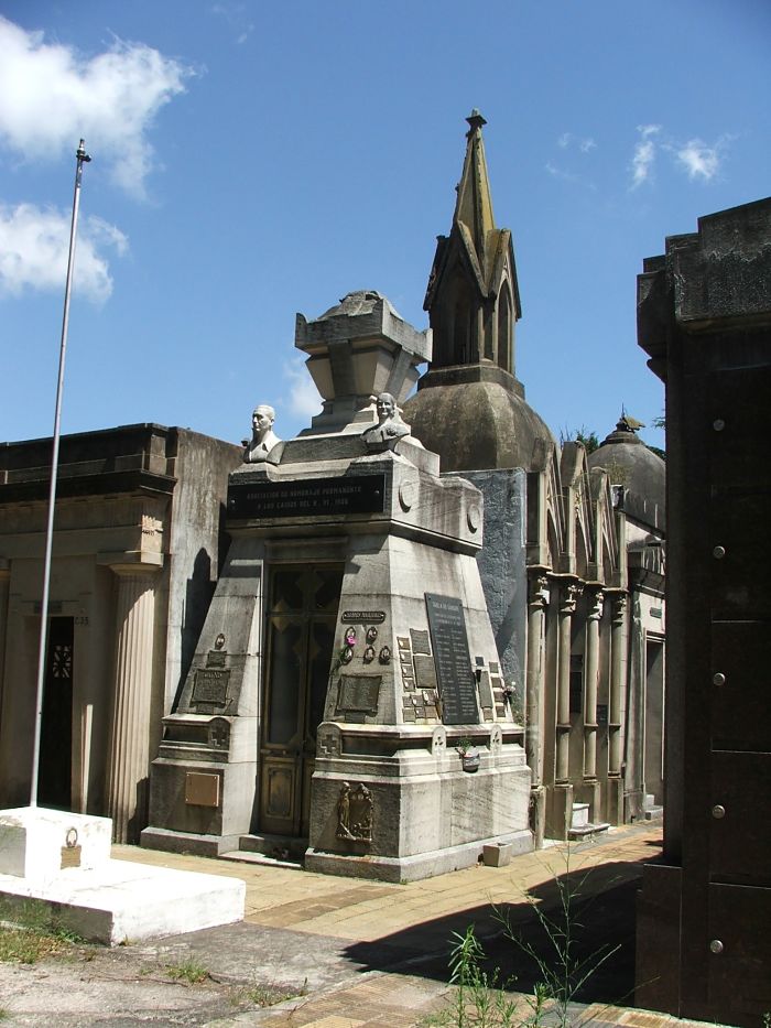 Cementerio Tres