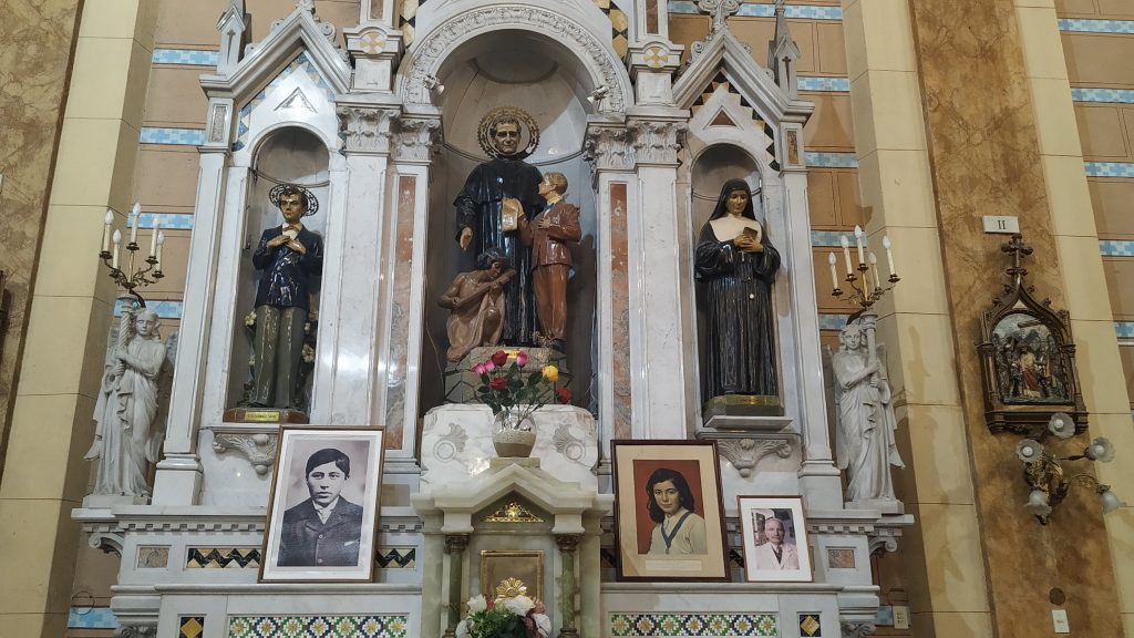 padres salesianos - Altar salesiano