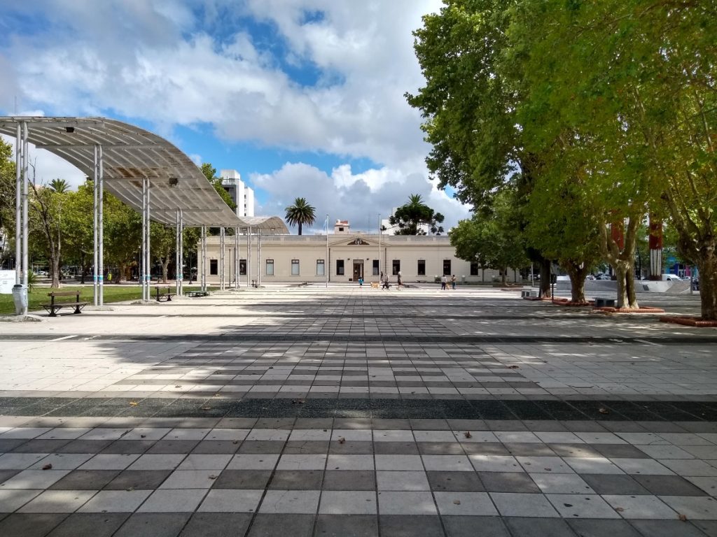 Centro Cultural Islas Malvinas - Plaza