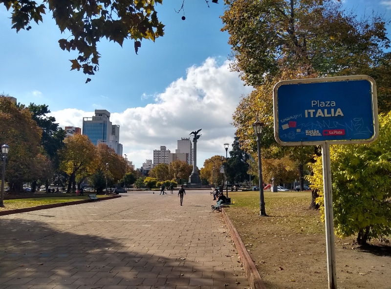 Plaza Italia - Cartel